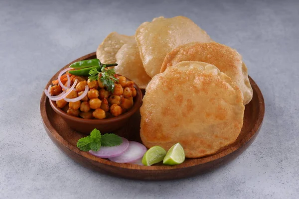 Top 9 Chole Bhature Spots in Delhi ✨❤️