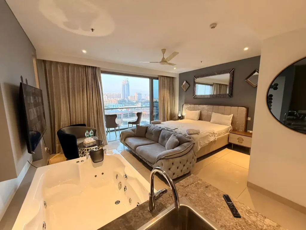 Couple Friendly Luxury Jacuzzi Stays in Delhi & Gurgaon